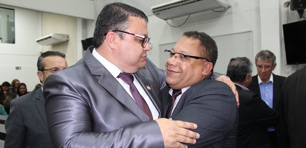 COLEGAS E AMIGOS LAMENTAM A MORTE DO VEREADOR CHARLES SARAIVA EM DECORRNCIA DA COVID-19