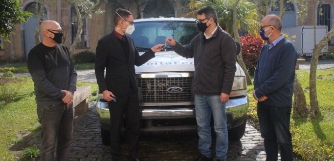 DEFESA CIVIL RG RECEBE VIATURA DOADA PELA RECEITA FEDERAL