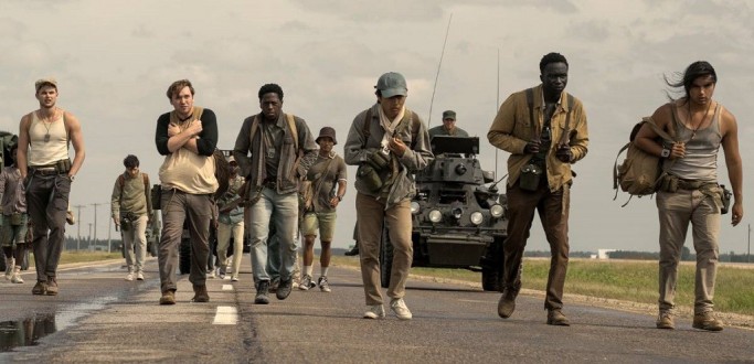 A LONGA MARCHA - O PESO DOS PASSOS, O FARDO DA SOCIEDADE