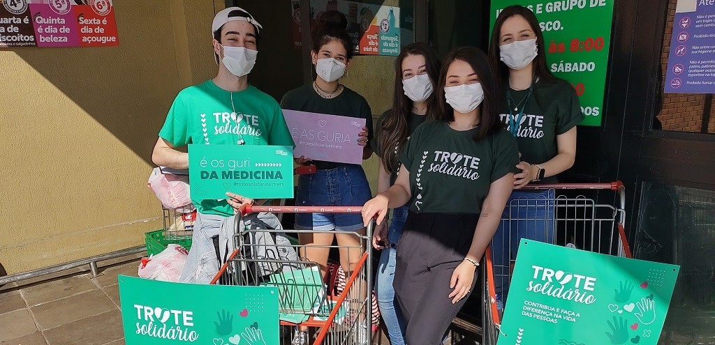 ALUNOS DE MEDICINA DE PELOTAS REALIZAM TROTE SOLIDRIO NESTE SBADO (26)
