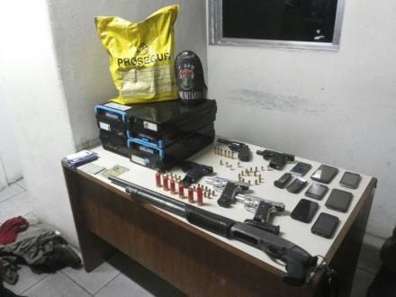 ASSALTO A CARRO FORTE TERMINA EM PERSEGUIO COM UM BANDIDO MORTO E TRS PRESOS