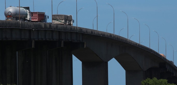 ECOSUL INFORMA SOBRE OBRA NA PONTE SOBRE O CANAL SO GONALO NA BR 392