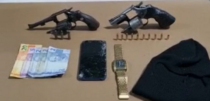 BM PRENDE DUPLA POR ROUBO DE VECULO, EM PELOTAS