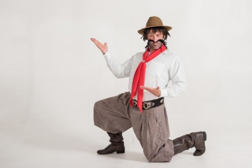 COMEDIANTE CRIS PEREIRA APRESENTA-SE GRATUITAMENTE NESTA QUINTA-FEIRA (O show do personagem Gaudncio ocorrer no Partage Shopping)