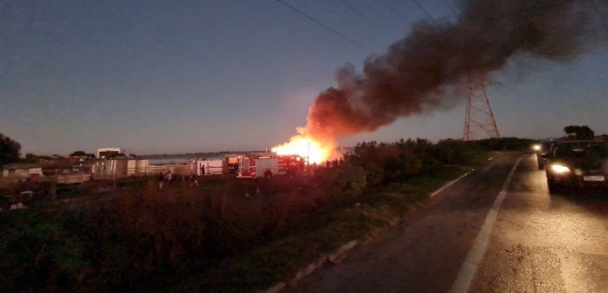 INC�NDIO ATINGE CASA NO BAIRRO SANTA TEREZA