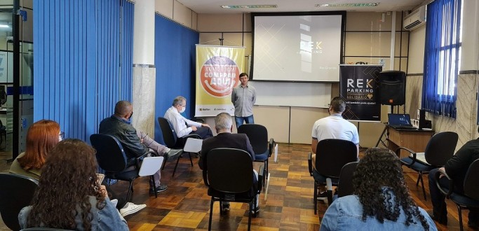 CDL E REK PARKING LAN�AM A A��O ESTACIONAMENTO SOLID�RIO