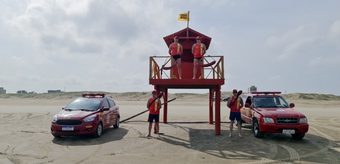 GUARDA-VIDAS INICIAM NESTE FINAL DE SEMANA EST�GIO OPERACIONAL QUE SEGUIR� AT� A ABERTURA DA TEMPORADA, NO CASSINO