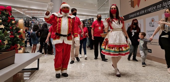 NO DIA DO ANIVERS�RIO DE SEIS ANOS, PARTAGE SHOPPING REALIZA CHEGADA DO PAPAI NOEL