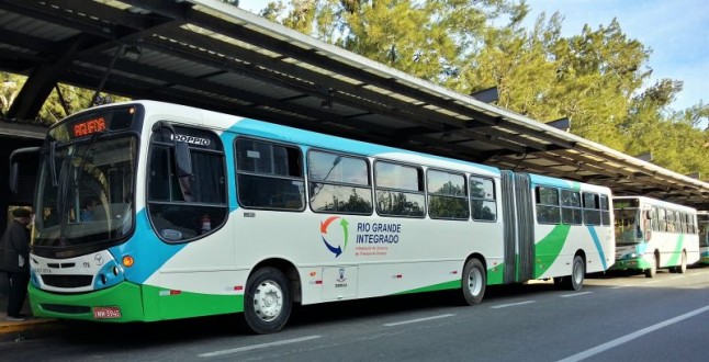 TRANSPORTE COLETIVO: RIO GRANDE VOLTA A CONTAR COM NIBUS ARTICULADO NO SISTEMA