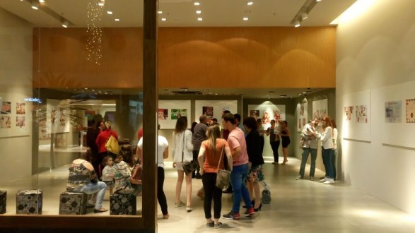 EXPOSIO FOTOGRFICA USA BEBS PARA EVIDENCIAR O NATAL