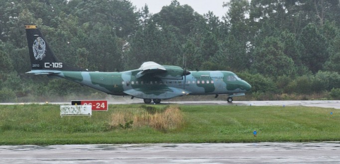 AERONAVE DA FAB TRANSPORTAR OS CORPOS DAS VTIMAS DO ACIDENTE ENVOLVENDO ATLETAS DE REMO DE PELOTAS