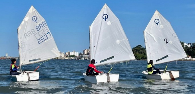 RIO GRANDE YACHT CLUB PROMOVE OPTIFEST DE DIA DAS CRIAN�AS