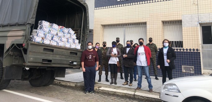 A��O SOLID�RIA #VAMOSJUNTOS J� ENTREGOU MAIS DE 1,5 TONELADAS MANTIMENTOS