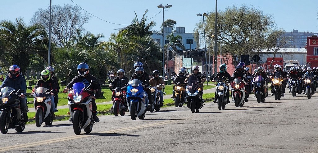 1 PRAA MOTO FEST RENE MILHARES DE MOTOCICLISTAS NO PRAA SHOPPING RIO GRANDE