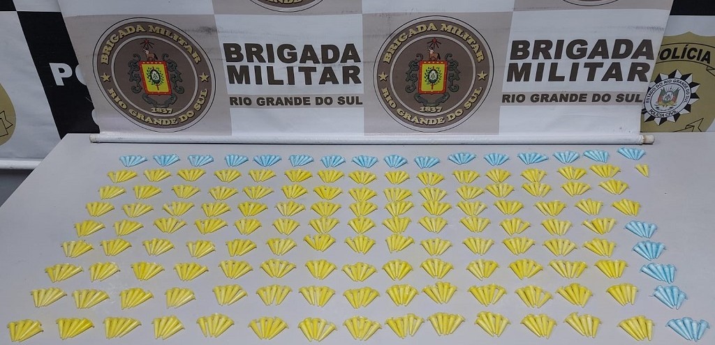 DOIS HOMENS SO PRESOS E UM ADOLESCENTE  APREENDIDO DURANTE AES DA BM, EM RG