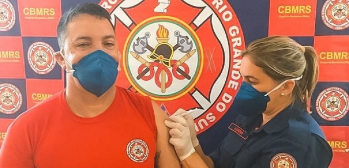 BOMBEIROS DE PELOTAS S�O VACINADOS CONTRA A INFLUENZA