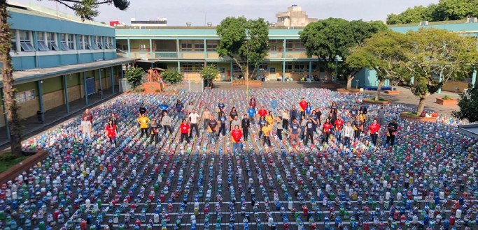 COLGIO MARISTA SO FRANCISCO REALIZA ARRECADAO DE TAMPINHAS PLSTICAS, MATERIAL ESCOLAR E PEAS DE VESTURIO