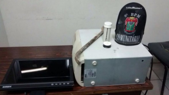 POLICIAIS COMUNIT�RIOS DO 6� BPM FLAGRAM INDIV�DUO AP�S ARROMBAR PR�DIO