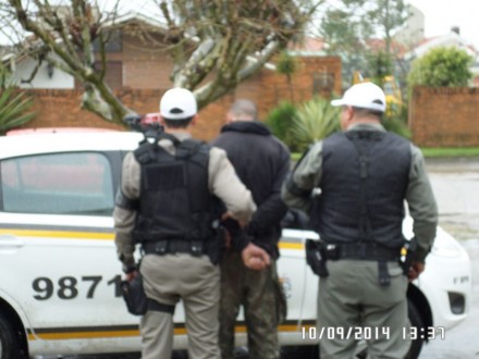 POLCIA COMUNITRIA DO 6 BPM DETM INDIVIDUO RECONHECIDO POR ESTUPRO NO BALNERIO CASSINO