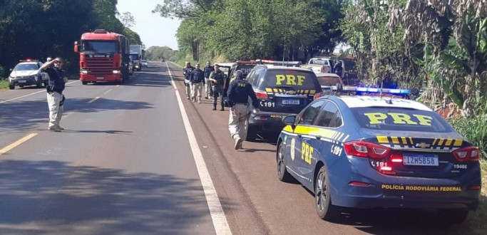 DUPLA QUE DEVERIA ESTAR EM PRISO DOMICILIAR  PRESA NA BR 293, EM CAPO DO LEO