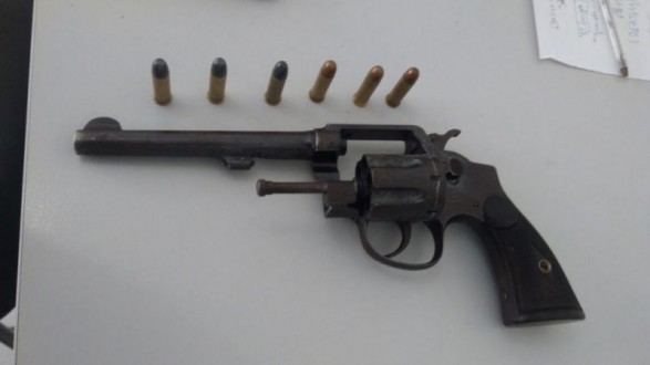 BRIGADA MILITAR APREENDE MENOR COM ARMA DE FOGO