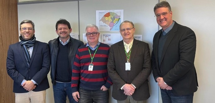 DIREO DO HOSPITAL MONPORTO ESTEVE REUNIDA COM IPE SADE