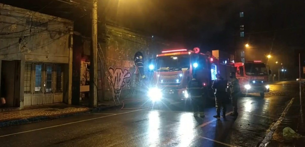 INCNDIO ATINGE ANTIGA OFICINA NO CENTRO DE RIO GRANDE