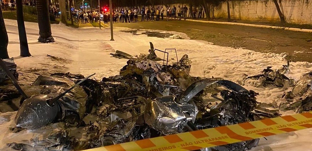 UMA PESSOA MORRE EM QUEDA DE AVIO DE PEQUENO PORTE EM SO PAULO
