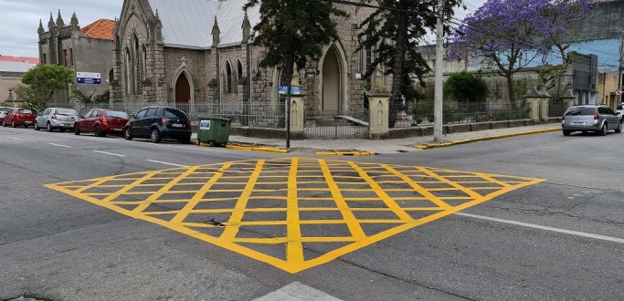 SINALIZA��O HORIZONTAL � REVITALIZADA NO MUNIC�PIO