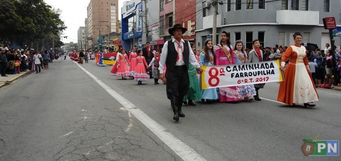 COMPACTO DESFILE DE 20 DE SETEMBRO