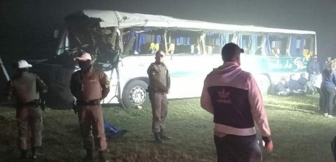 MOTORISTA DE NIBUS MORRE EM ACIDENTE, NA BR 471, EM RIO PARDO