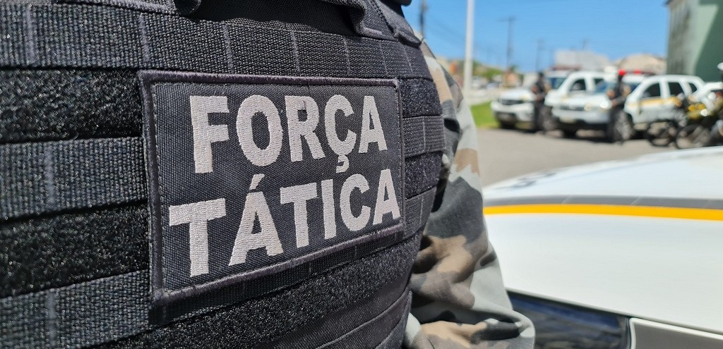 FORA TTICA PRENDE HOMEM POR TRFICO NO BAIRRO SO JOO