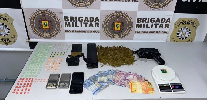 5 BPCHQ PRENDE HOMEM POR TRFICO DE DROGAS NO BAIRRO NAVEGANTES, EM RG