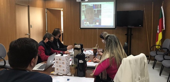 GOVERNO ESTABELECER� NOVA DATA PARA REIN�CIO GRADUAL DAS AULAS PRESENCIAIS