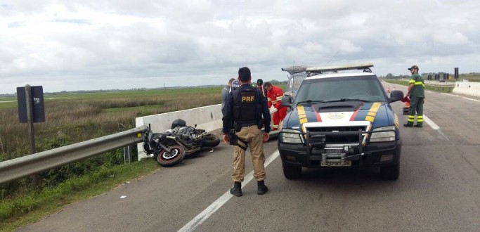 HOMEM MORRE EM QUEDA DE MOTO NA BR 392