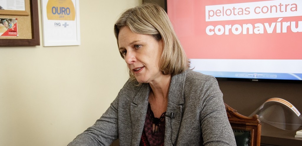 PREFEITA ANUNCIA FECHAMENTO DAS ATIVIDADES NO ESSENCIAIS, EM PELOTAS