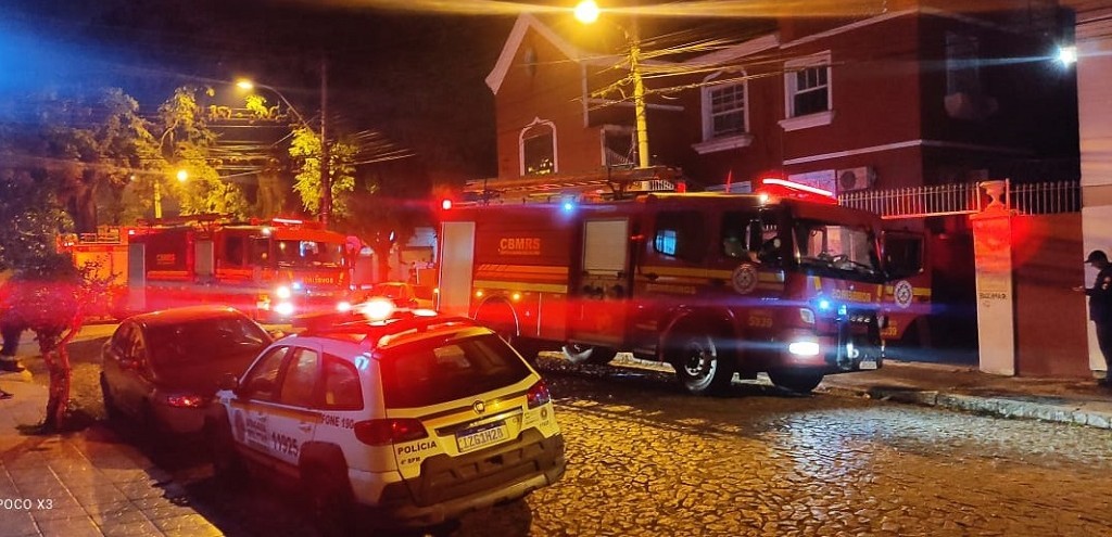 POUSADA PEGA FOGO NO CENTRO DE PELOTAS