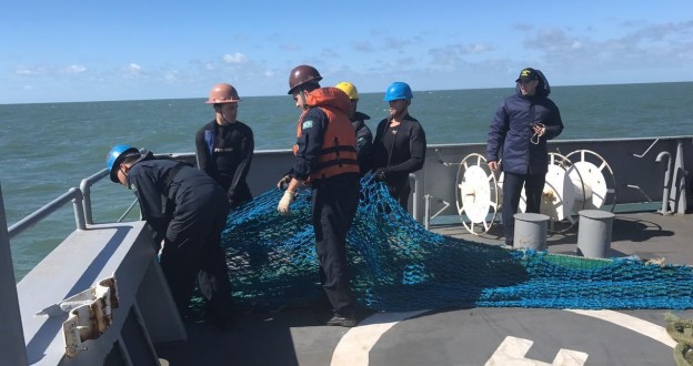 REDE DE PESCA  ENCONTRADA EM ALTO MAR E IDENTIFICADA COMO SENDO DO BARCO DOM MANOEL XVI