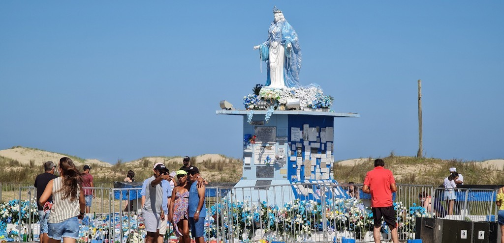 SMBOLO DE F E CULTURA, ESTTUA DE IEMANJ TRADUZ O LEGADO ARTSTICO DE RICO GOBBI