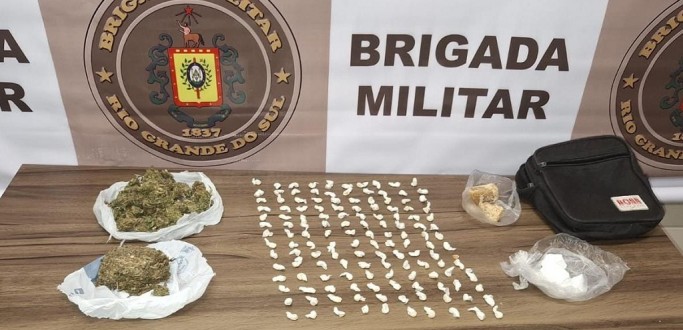 FORA TTICA DO 6 BPM PRENDE DOIS HOMENS POR TRFICO E PORTE ILEGAL DE ARMA