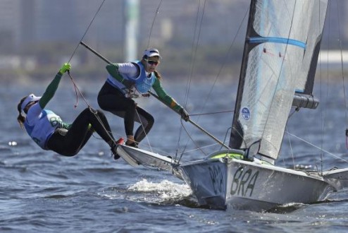 MARTINE GRAEL E KAHENA KUNZE VENCEM NA VELA E CONQUISTAM QUARTO OURO DO BRASIL