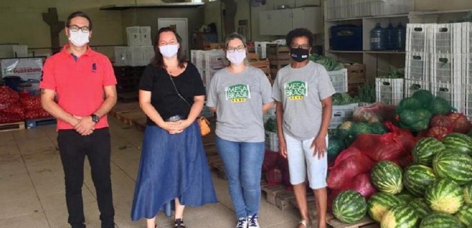 YARA ORGANIZA DOA��ES DE ALIMENTOS � POPULA��O VULNER�VEL DE RIO GRANDE