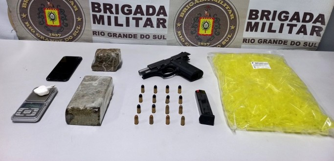 5 BPCHQ PRENDE HOMEM POR TRFICO E PORTE ILEGAL DE ARMA, NA RUA MESTRE JERNIMO 