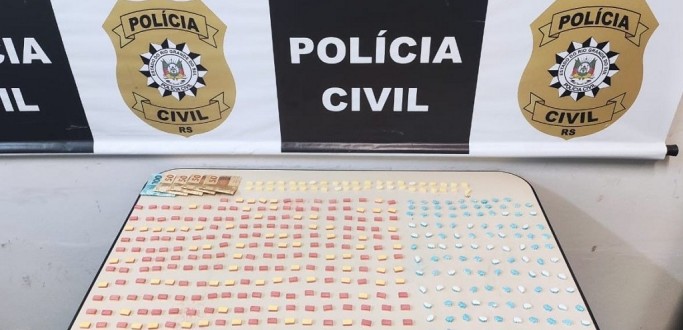 POLCIA CIVIL PRENDE MULHER POR TRFICO DE ENTORPECENTES EM PELOTAS