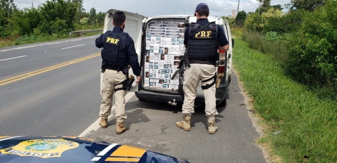 PRF APREENDE 25 MIL MAOS DE CIGARRO CONTRABANDEADOS NA BR 392, EM PELOTAS