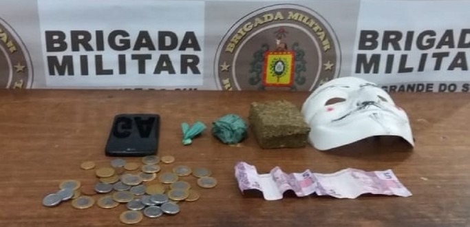 BM PRENDE JOVEM POR TRFICO DE DROGAS EM SANTA VITRIA DO PALMAR