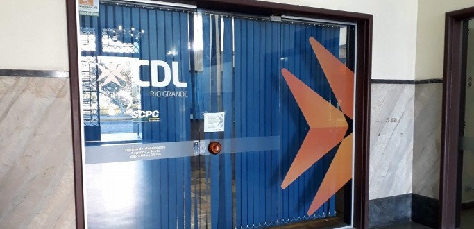 CDL BUSCA REVIS�O SOBRE DECIS�O DE FECHAMENTO DO COM�RCIO 