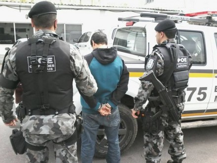 POE/6 BPM TIRA MAIS DUAS ARMAS DE FOGO DE CIRCULAO