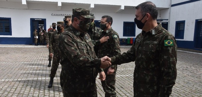 MILITARES DO 6� GAC SE DESEPEDEM DO SERVI�O ATIVO EM CERIM�NIA ESPECIAL