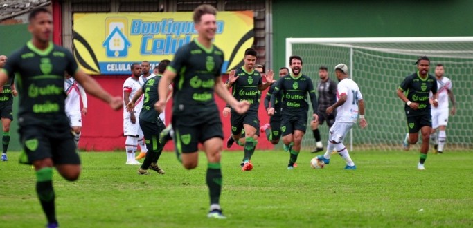 SO PAULO PERDE PARA O AVENIDA NA ESTREIA DA DIVISO DE ACESSO